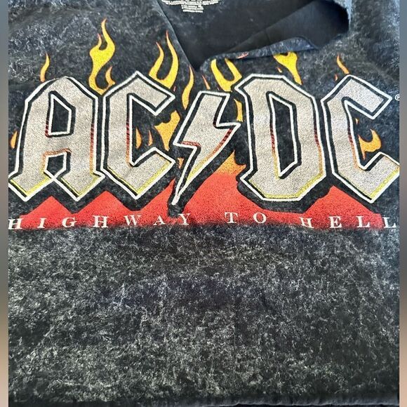 AC/DC Crop Top Tee with Short Sleeve Black Stonewash - Medium - Picture 4 of 4